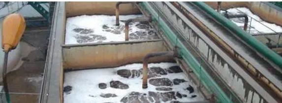 4.png 无锡熊猫体育化工分享曝气池的泡沫颜色不同是怎么回事?