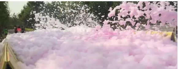 1.png 无锡熊猫体育化工分享曝气池的泡沫颜色不同是怎么回事?